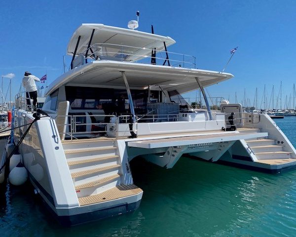 NOUVEAU POWER67 DE FOUNTAINE PAJOT MOTORISE CUMMINS